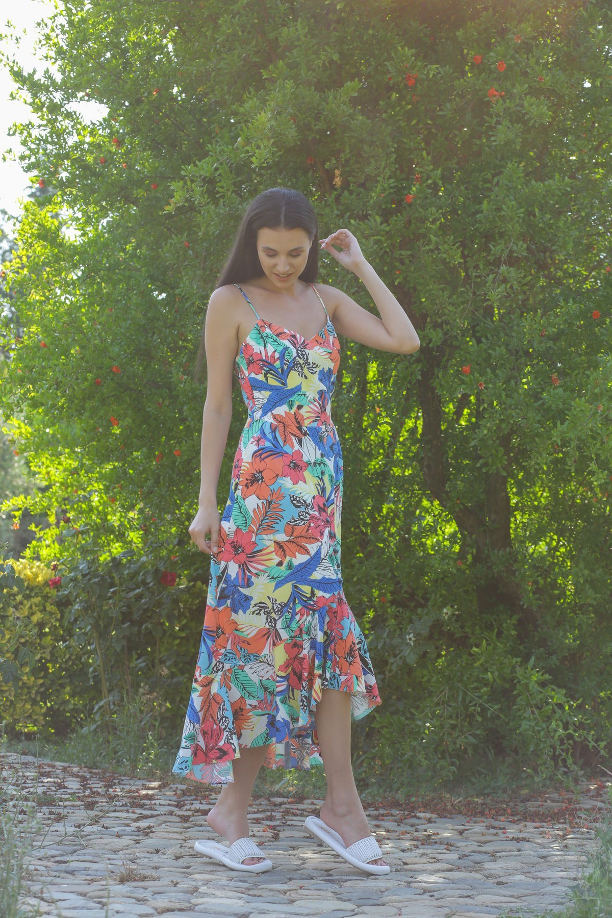 Çiçek Desenli Çok Renkli Düğme Detaylı Elbise