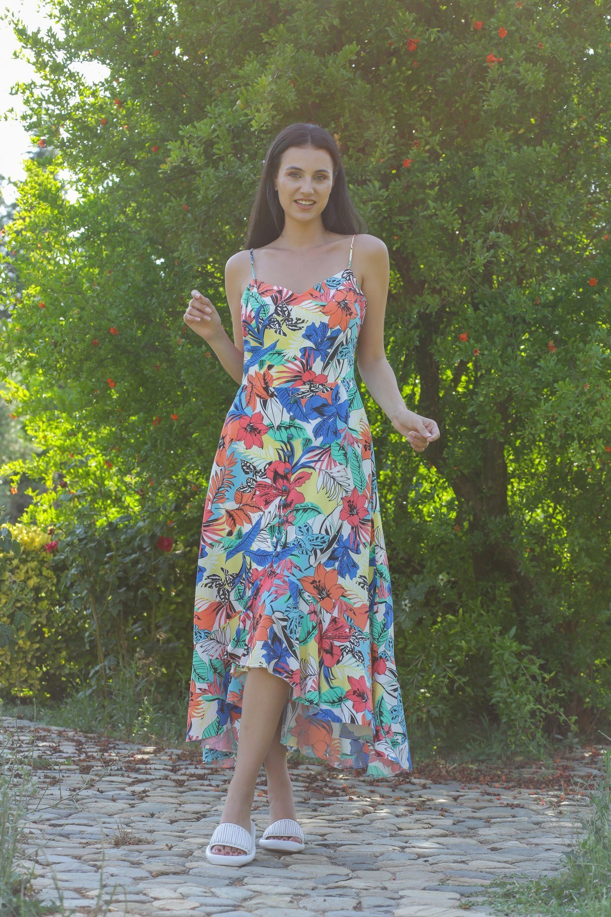 Çiçek Desenli Çok Renkli Düğme Detaylı Elbise