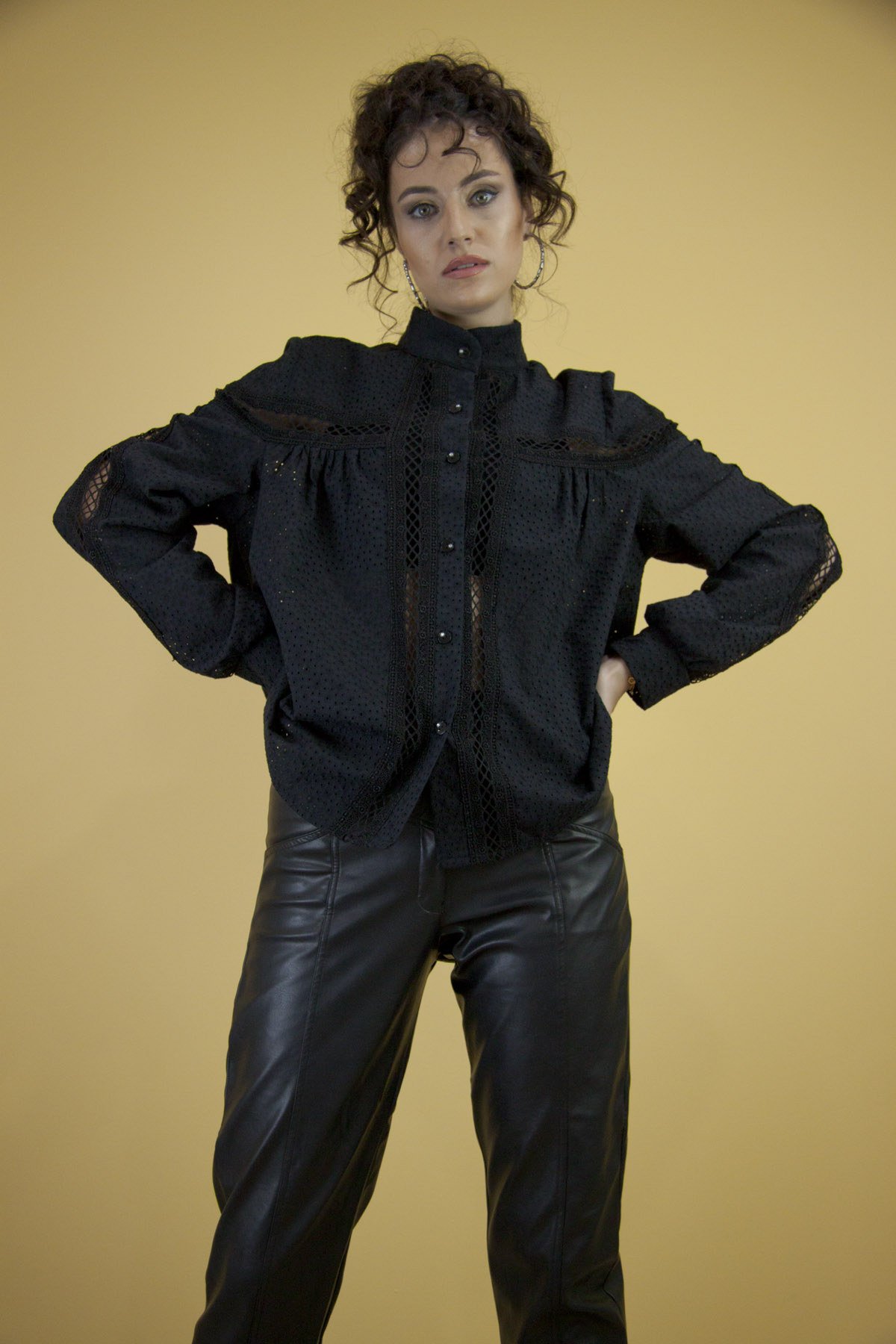 Siyah Kedime File Detaylı Gömlek