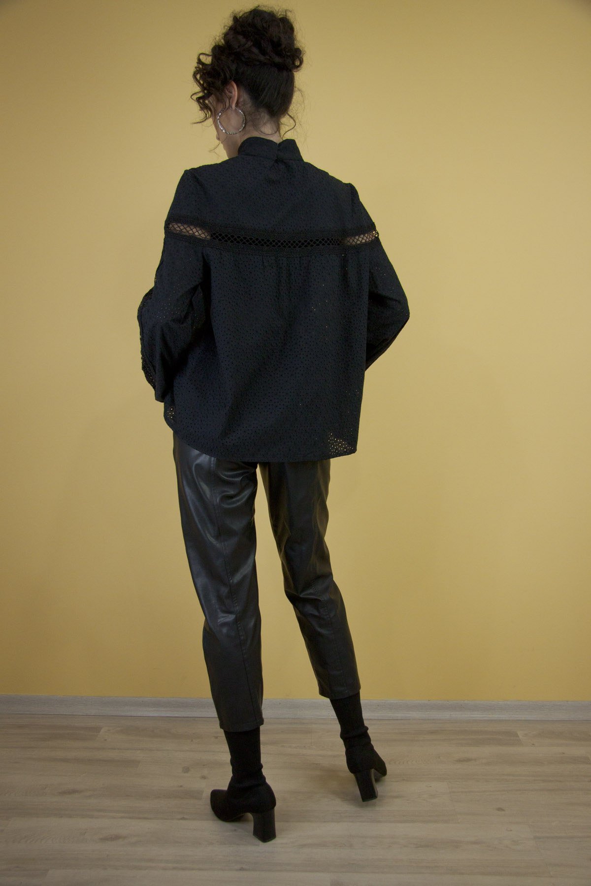 Siyah Kedime File Detaylı Gömlek