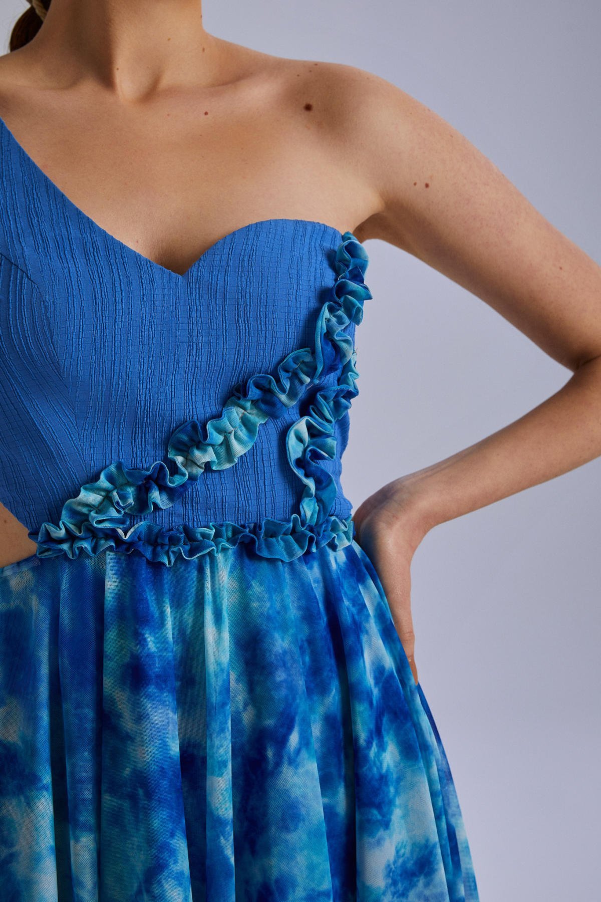 Maxima, Saks Mavisi, Büzgülü, Asimetrik, Pencere Detaylı, Tek Askılı, Astarlı, Yazlık Elbise