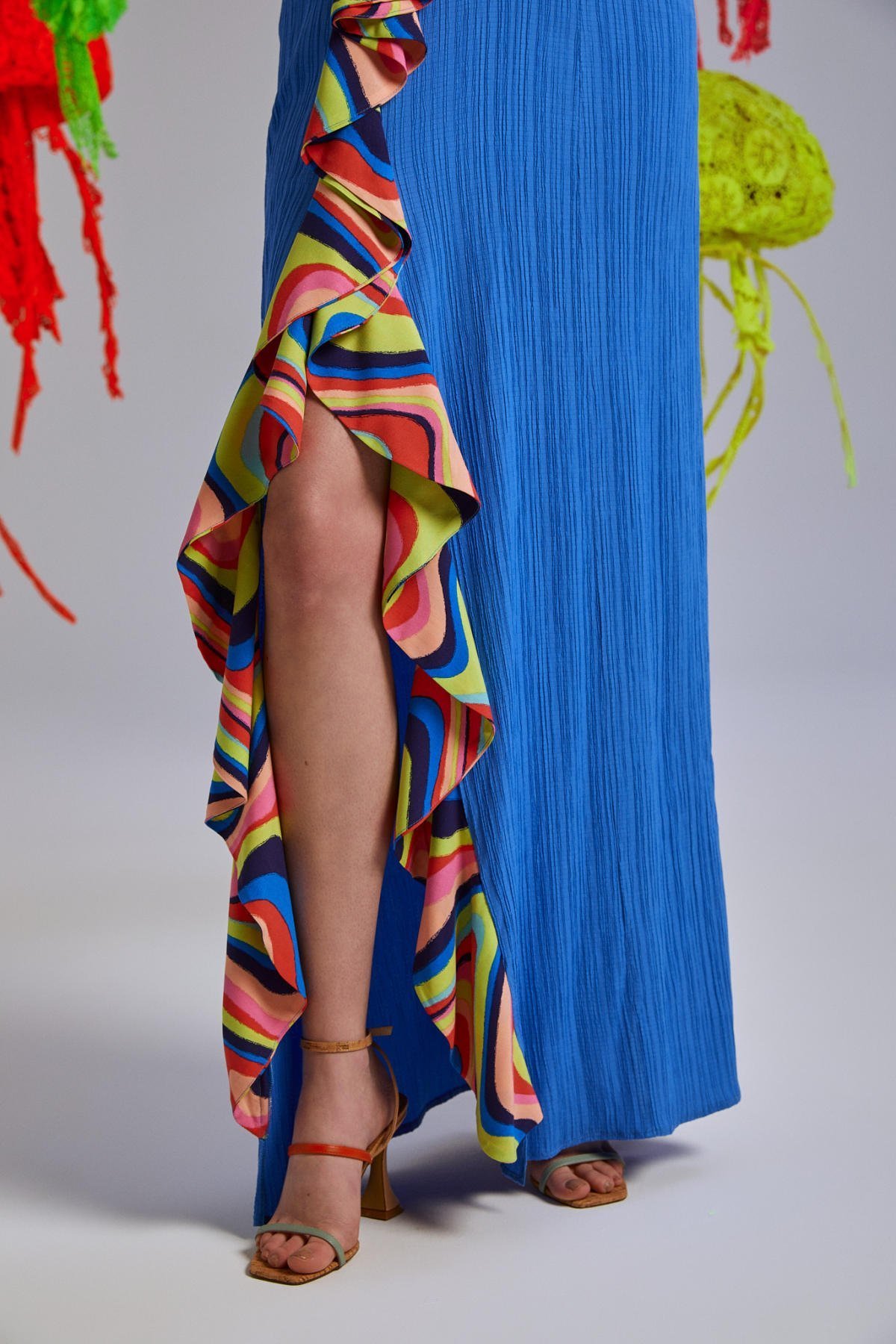 Lettuce, Yazlık, Uzun, Askılı, Fırfırlı, Büzgülü, Bürümcük Kumaş, Maksi Boy, Astarlı Elbise