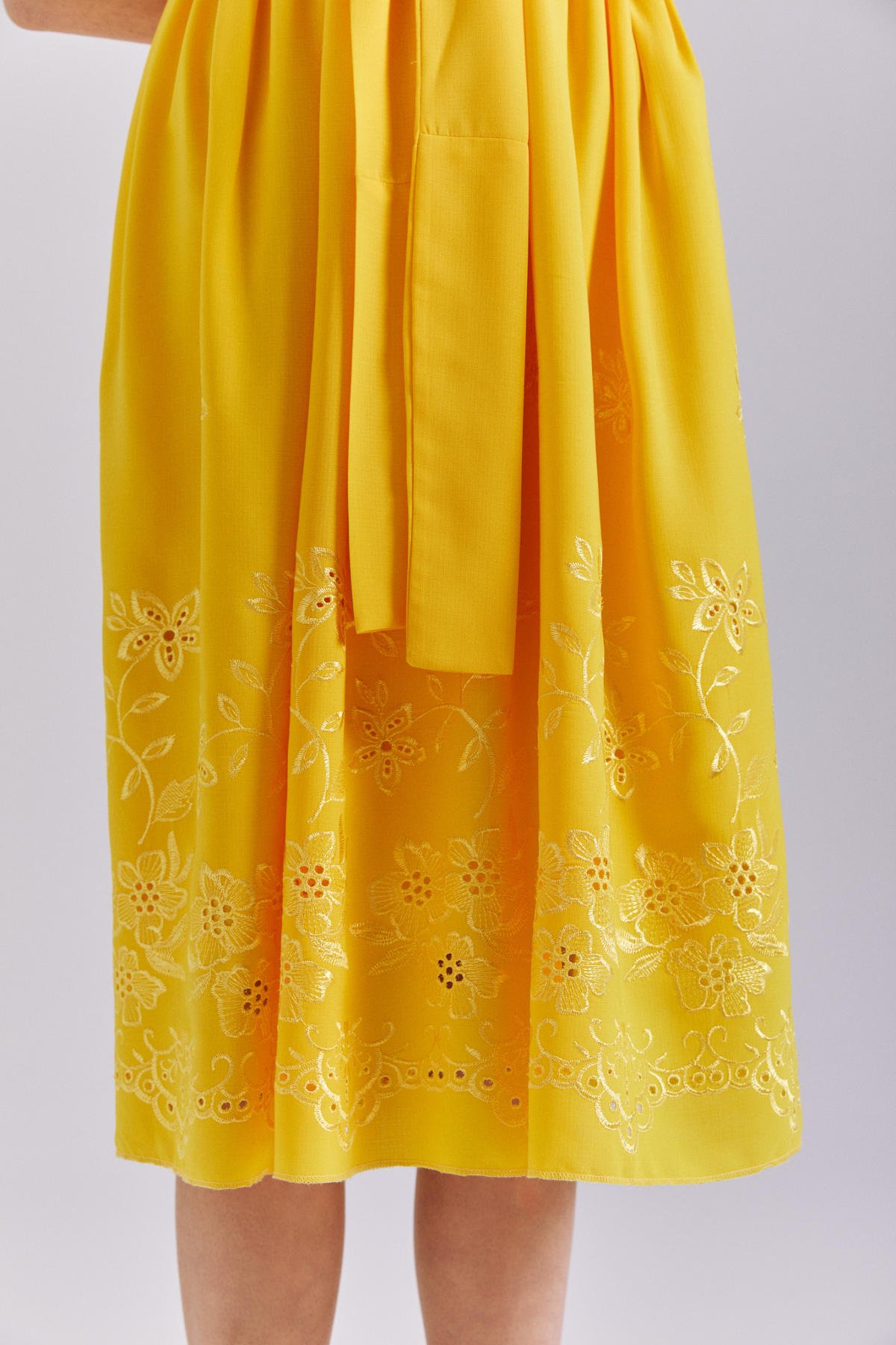 Nalan, Yazlık Elbise, Midiboy Elbise, Keten Elbise, Kolsuz Elbise, Yuvarlak Yaka Elbise, Sarı Elbise