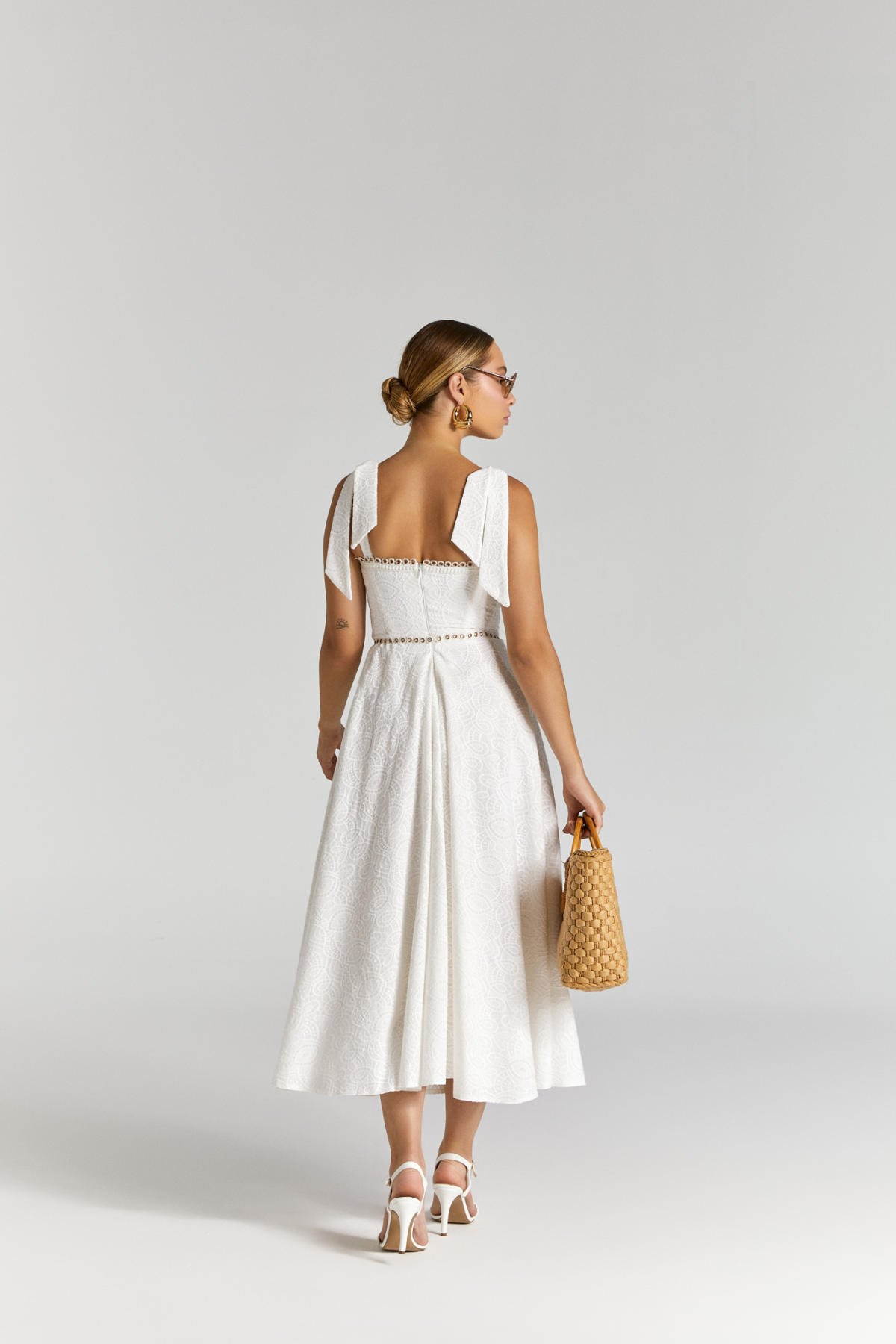 Ola, Beyaz Fisto Elbise