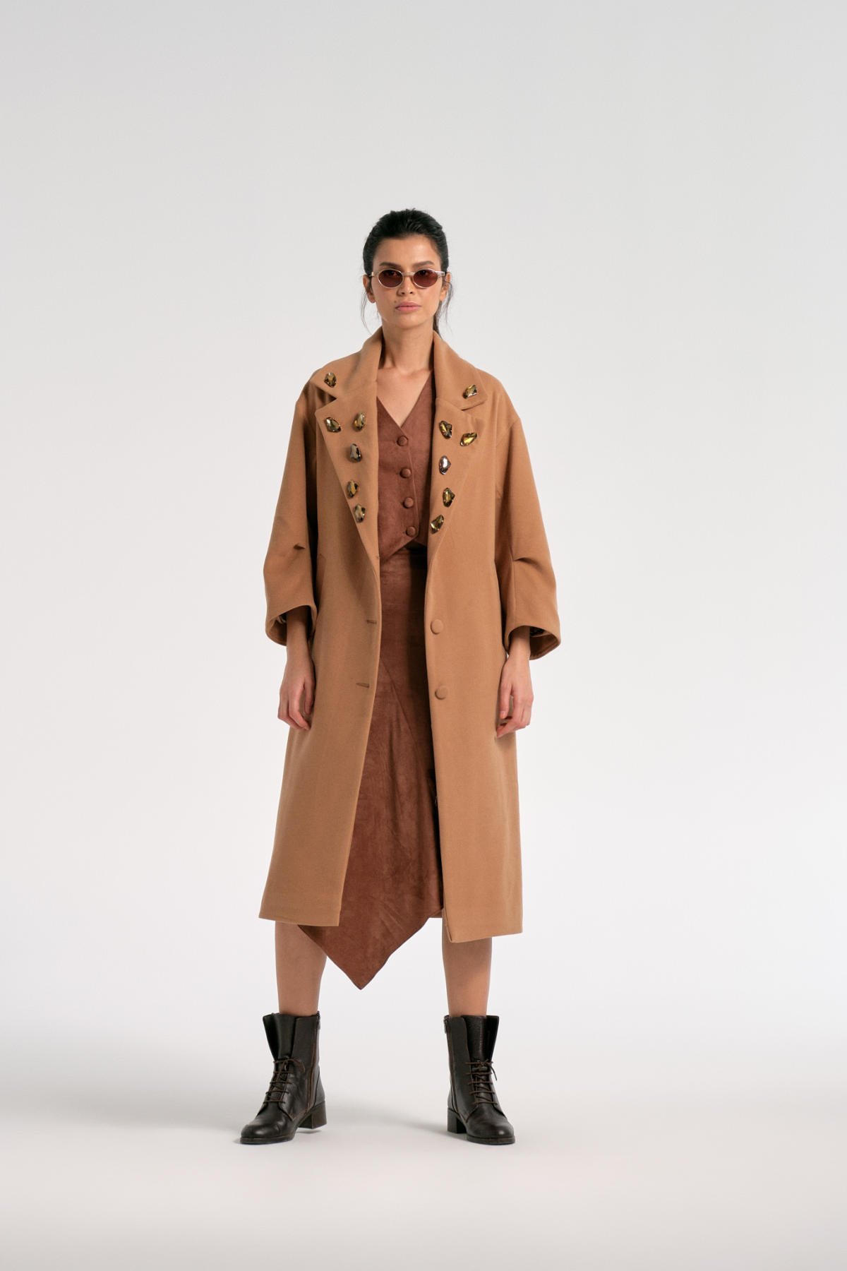 Lumi, Deve Tüyü Rengi Kaban