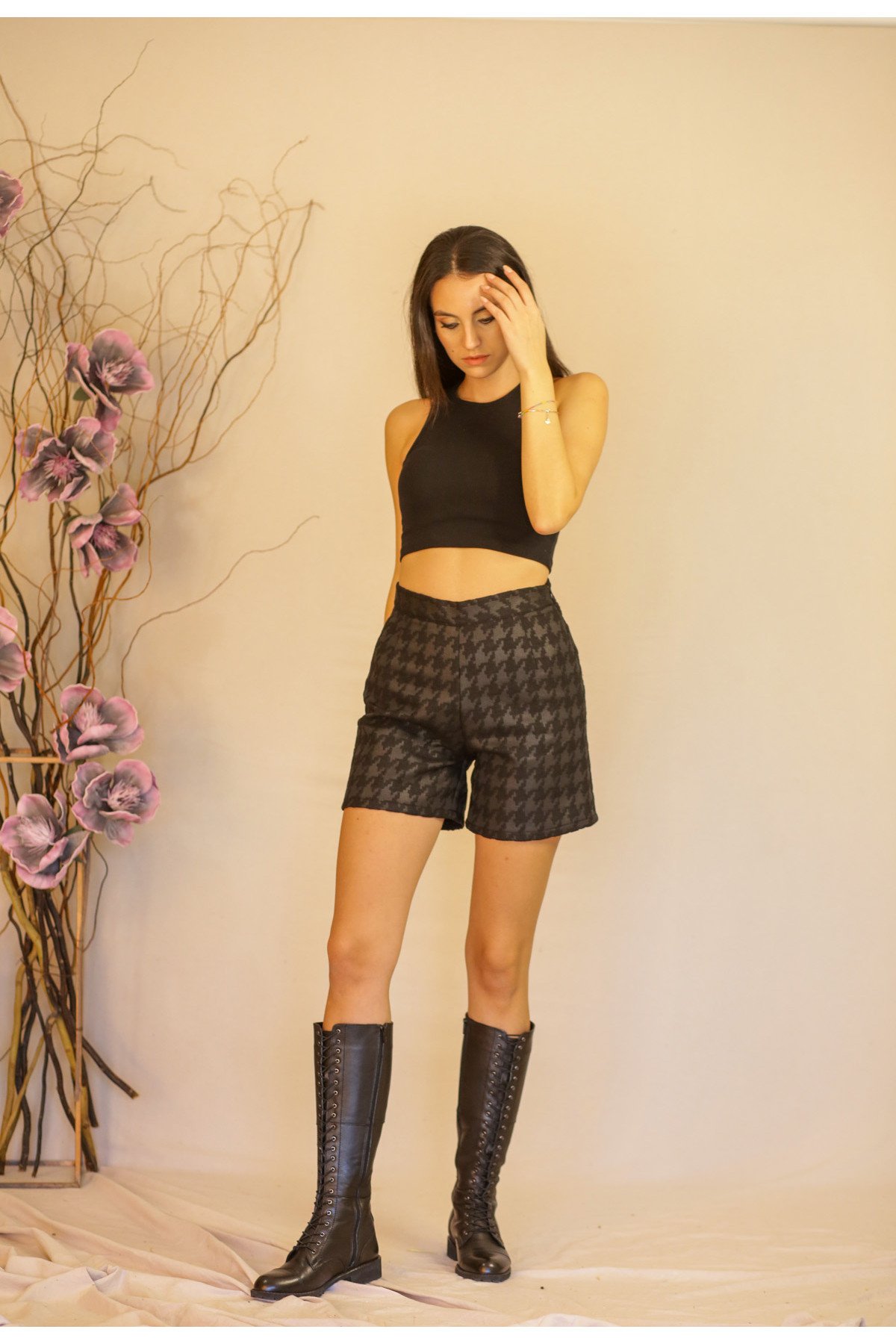 Kaz Ayağı Desenli Kuş Gözü Zincir Detaylı Ceket Şort Takım